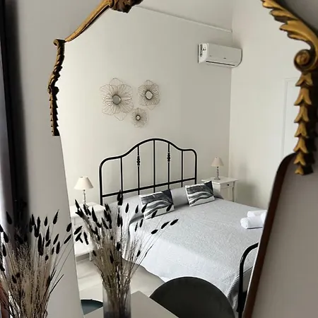 Casanova And To Rent Чефалу