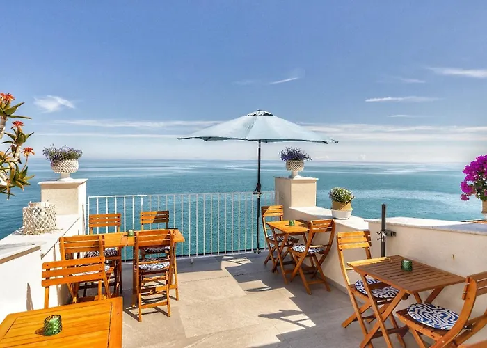 Casanova And To Rent 4* צ'פאלו