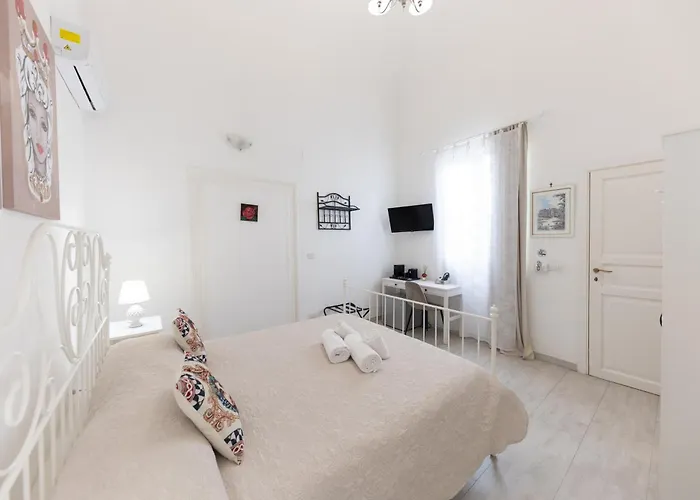 Casanova And To Rent 4* צ'פאלו