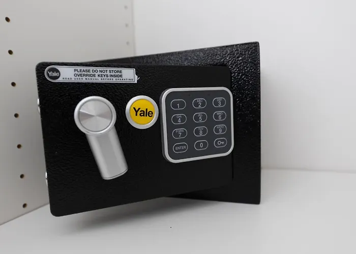 Casanova And To Rent צ'פאלו