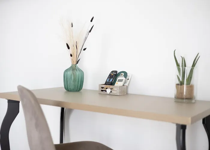 Casanova And To Rent 4* צ'פאלו