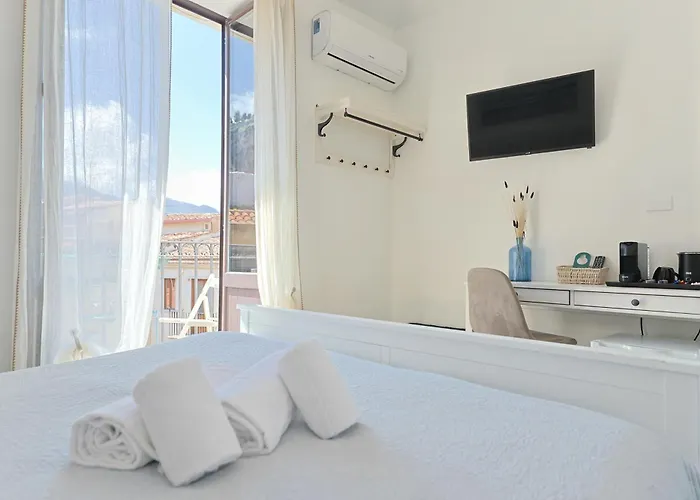 Casanova And To Rent 4*