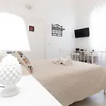 Гостьовий будинок Casanova And To Rent 4*