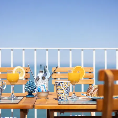 Casanova And To Rent بيت ضيافة تْشيفالو