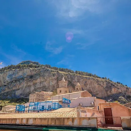 Casanova And To Rent בית הארחה