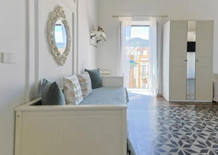 Гостьовий будинок Casanova And To Rent Чефалу