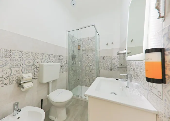 Casanova And To Rent بيت ضيافة 4*