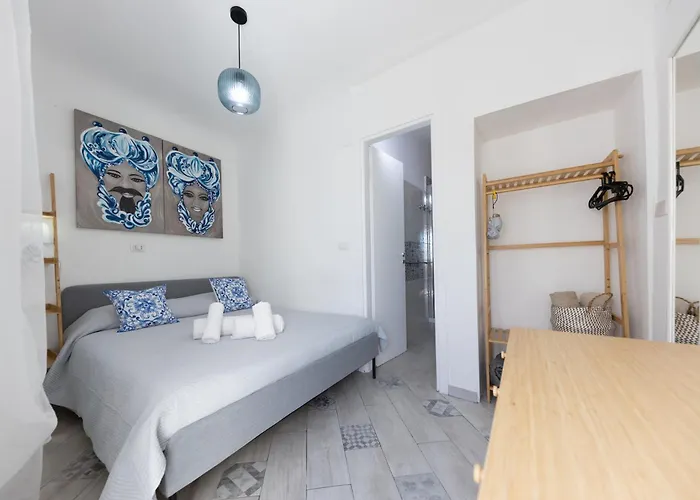 Casanova And To Rent Πανσιόν 4*