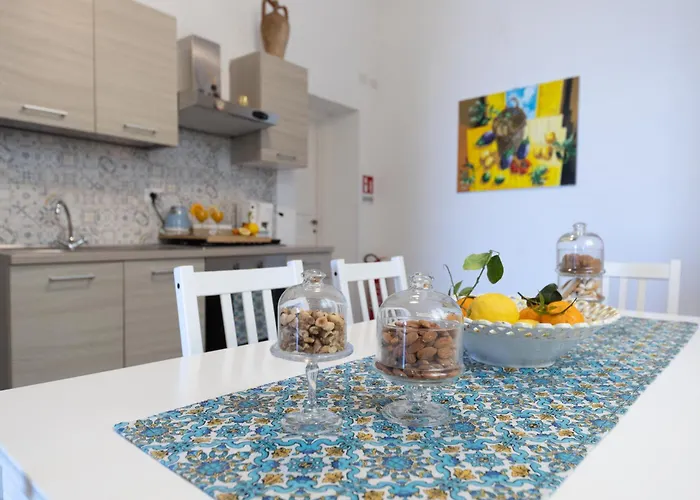 Casanova And To Rent 4* تْشيفالو